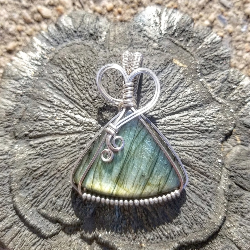 Labradorite Silver Pendant 🌈
